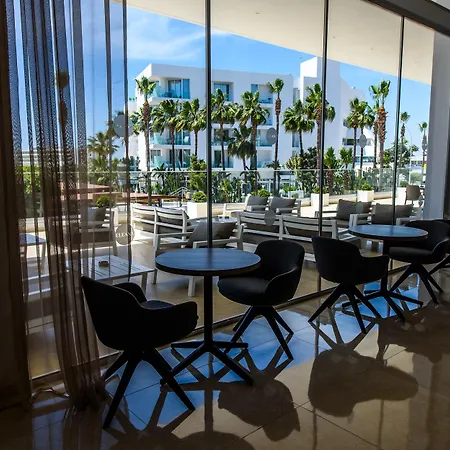 Eleana 酒店 圣纳帕