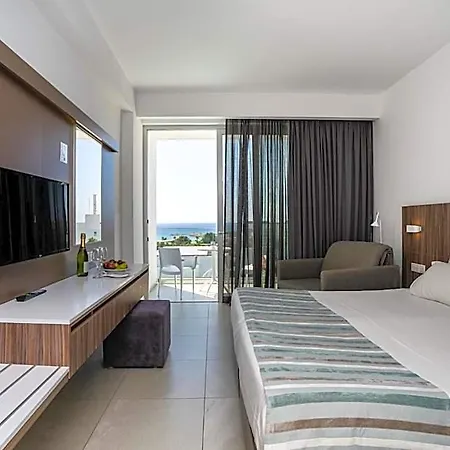 Eleana Hotel 3*
