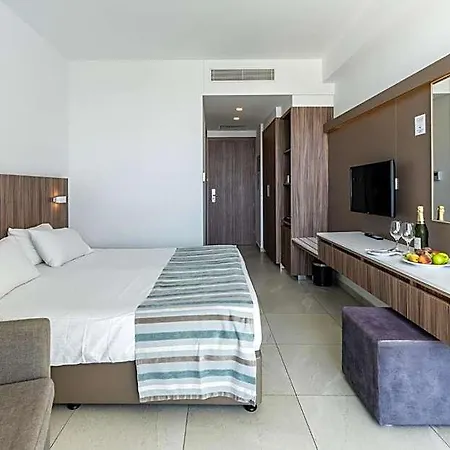 Eleana Hotel 3*